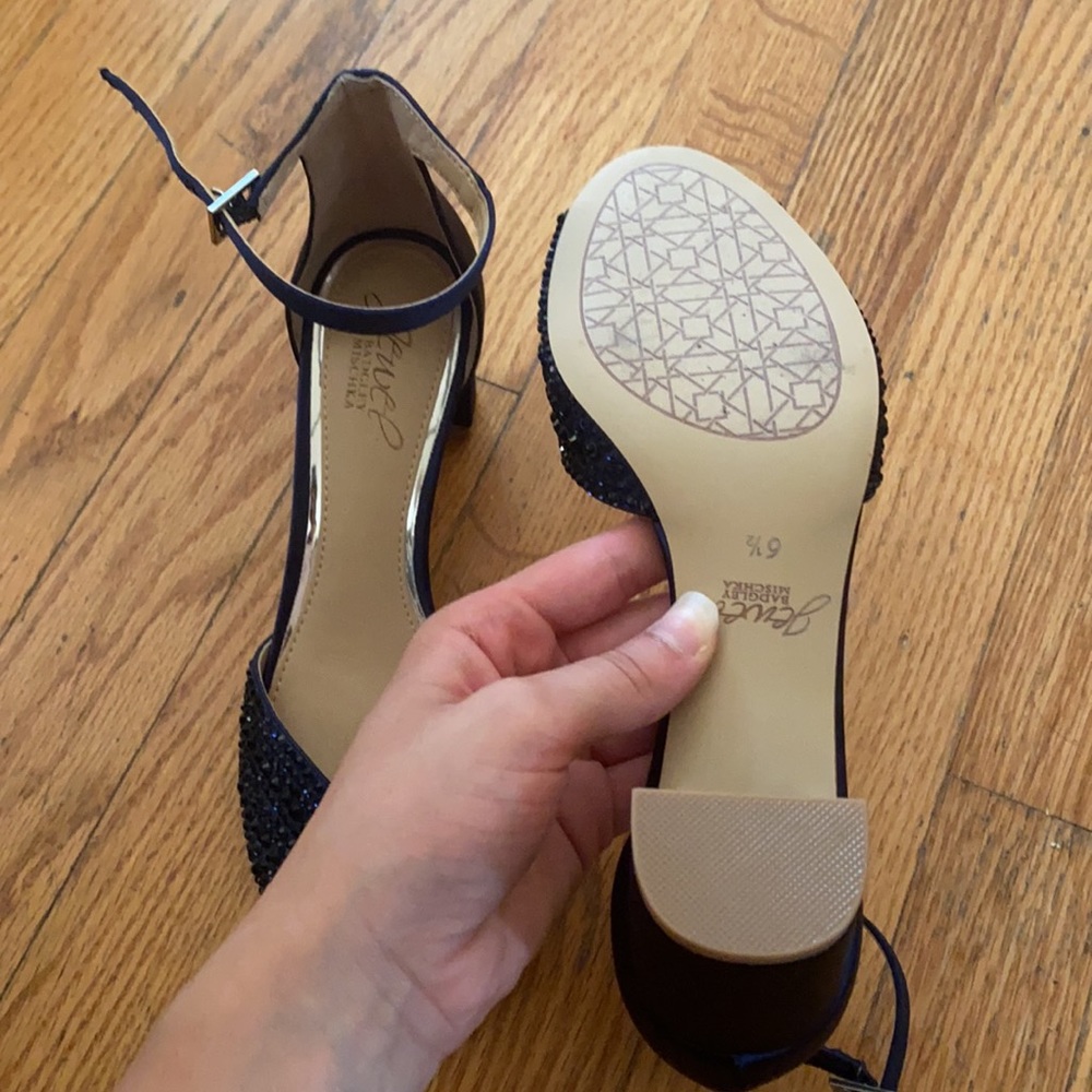 SOLD OUT!Jewel Badgley Mischka block heels in Navy Blue - Picture 4 of 6